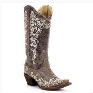 Corral vintage Lisa embroidered cowboy boots 8.5